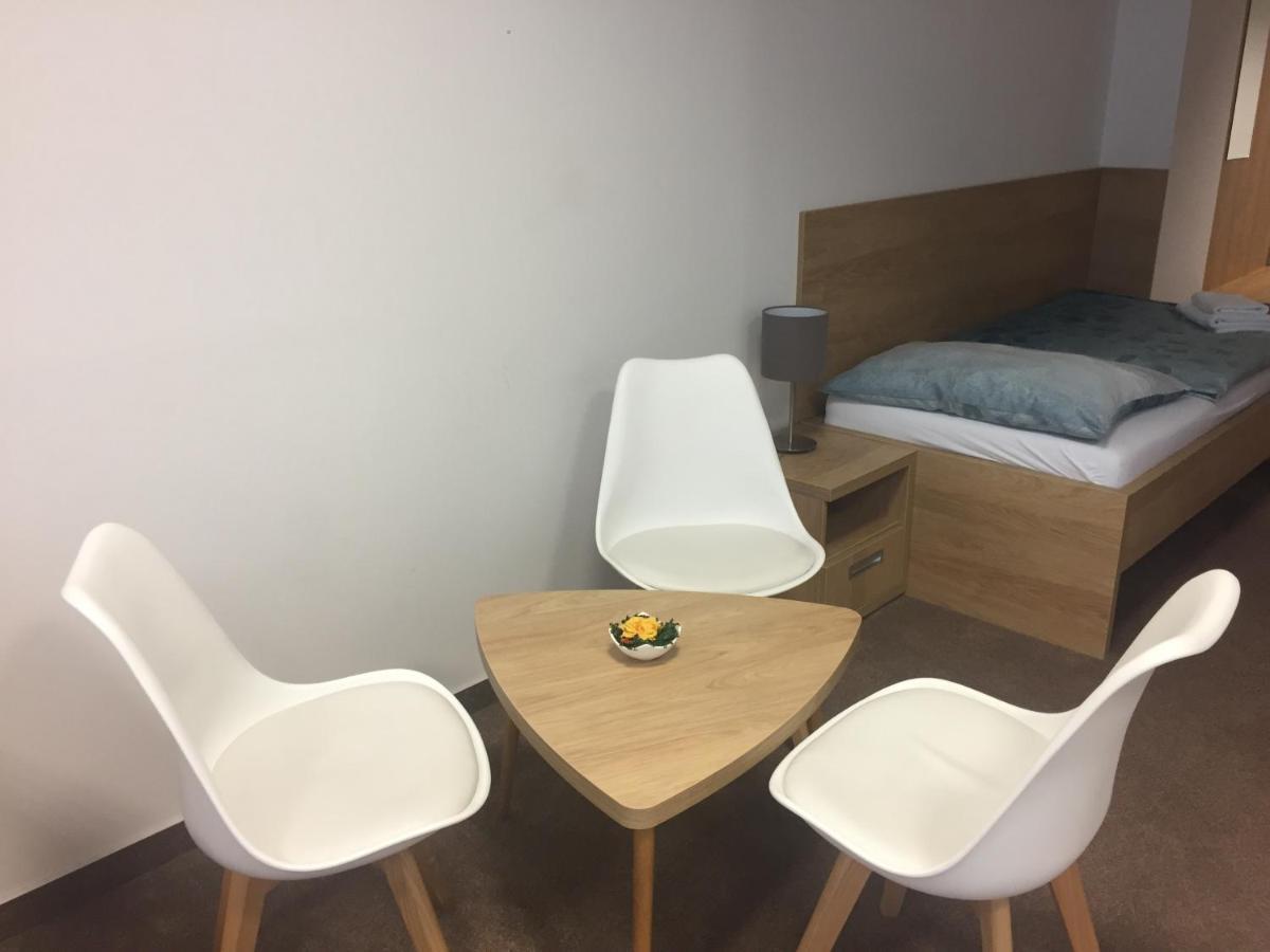 博特酒店 Považská Bystrica 外观 照片