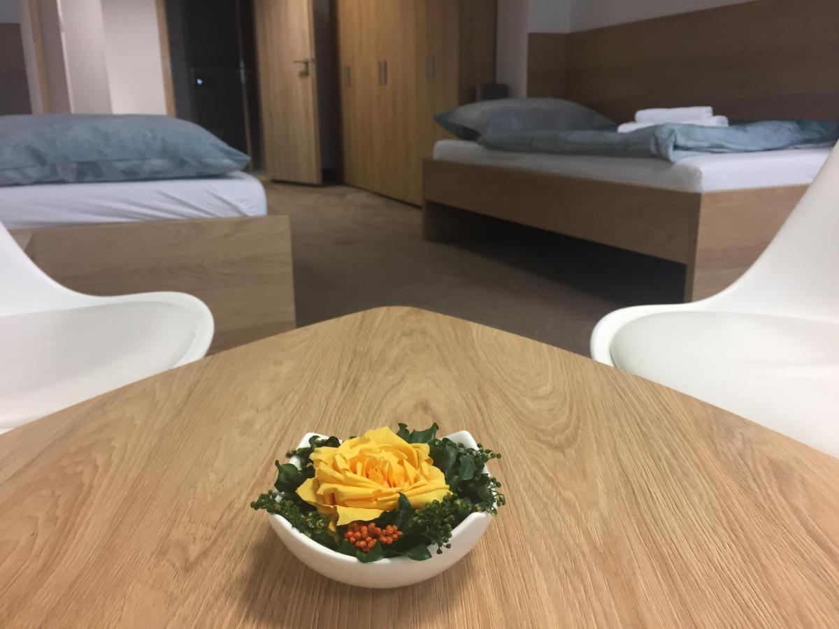 博特酒店 Považská Bystrica 外观 照片